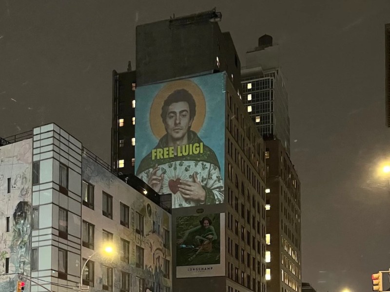 Massive “Free Luigi” Image Projected on Manhattan Building